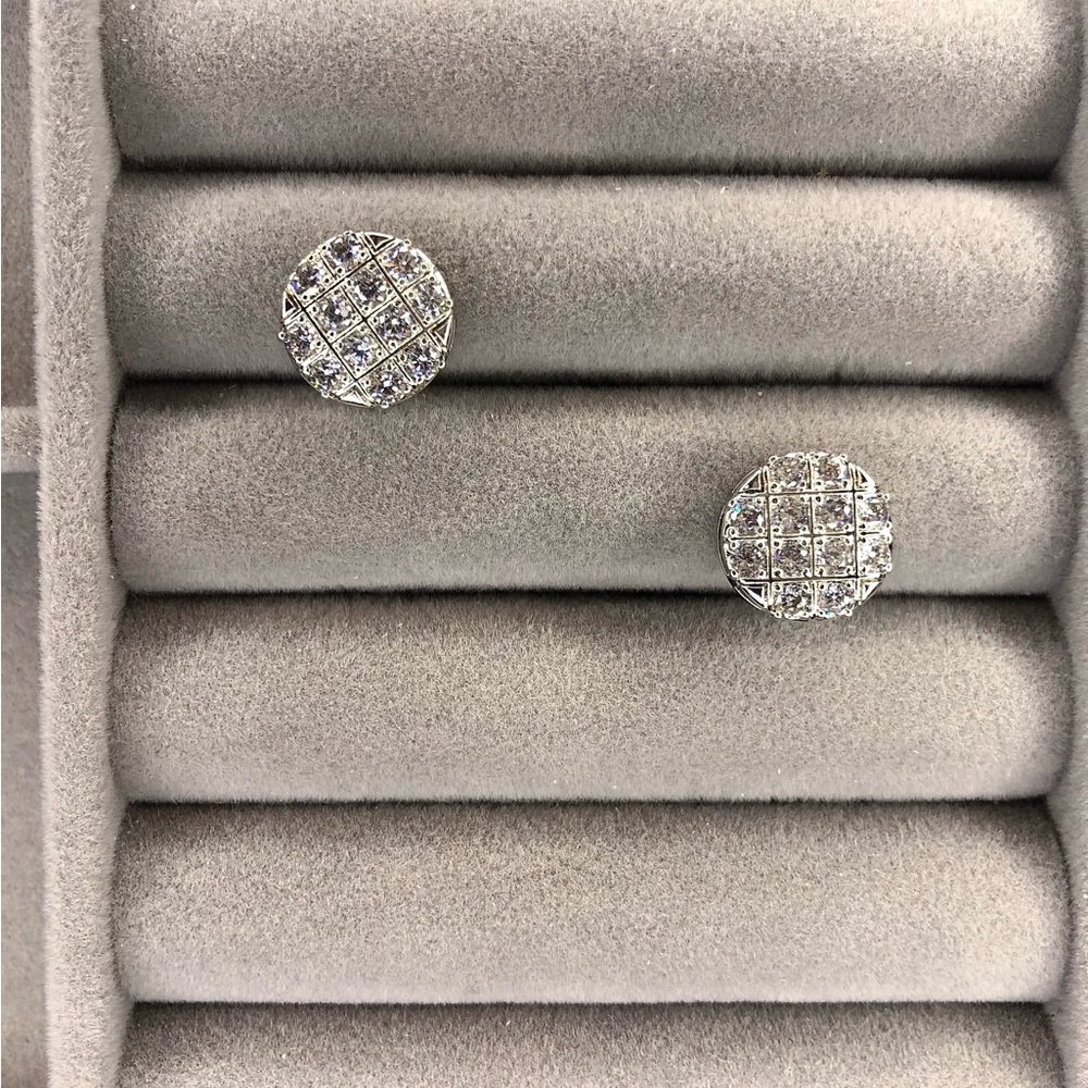 ✨Sparkling  Stud Earrings